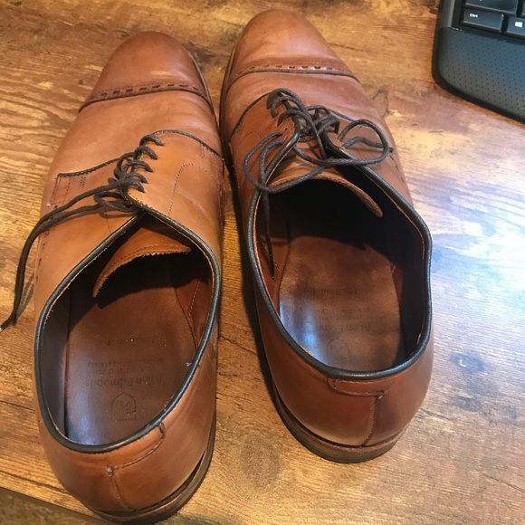 Allen Edmond brown dress shoes - Picture 2 of 5